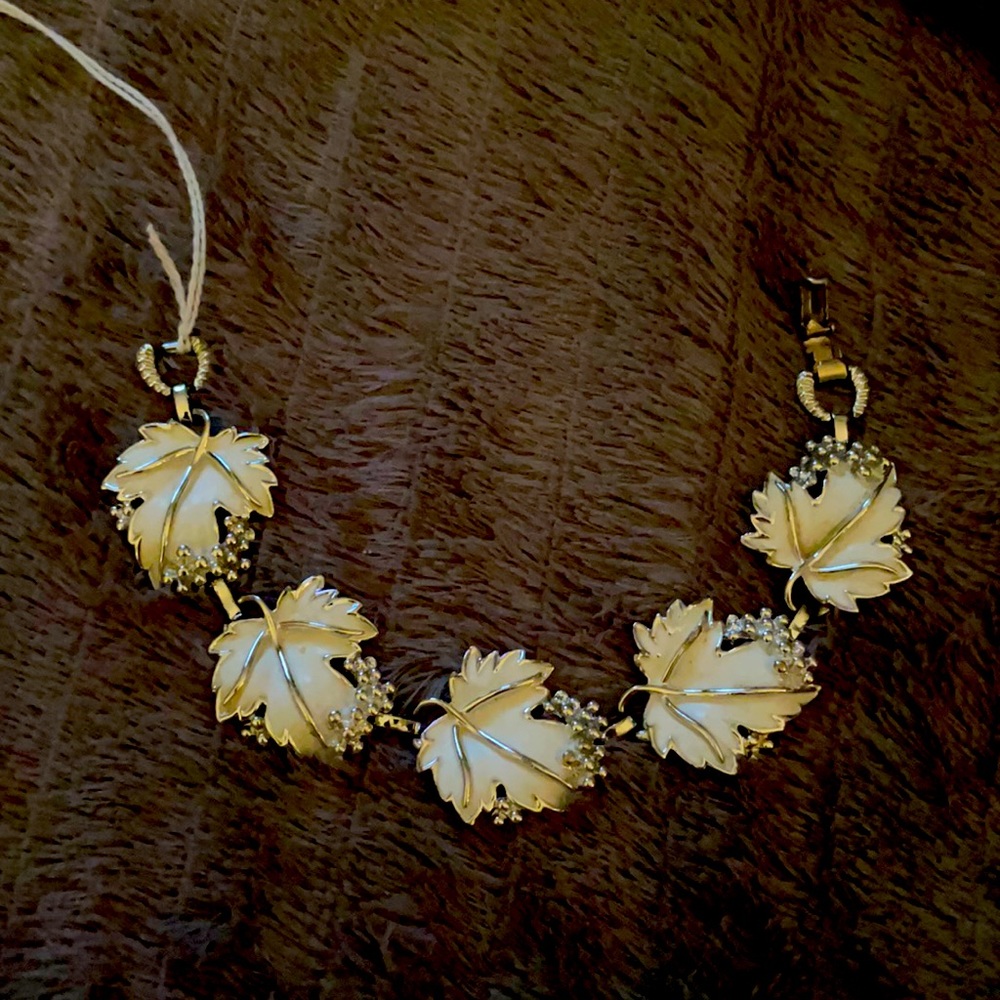 Sarah Coventry leaves bracelet